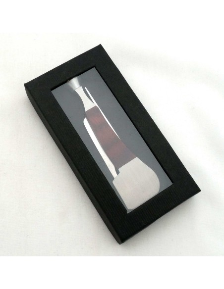 Outil pipe métal et bois rouge forme pipe