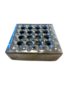 Cendrier en métal poli. 2