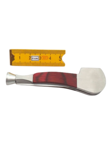 Outil pipe métal et bois rouge forme pipe