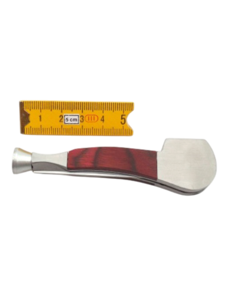 Outil pipe métal et bois rouge forme pipe